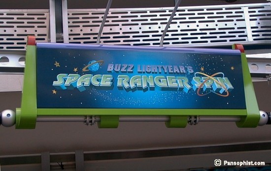  Buzz Lightyear sign