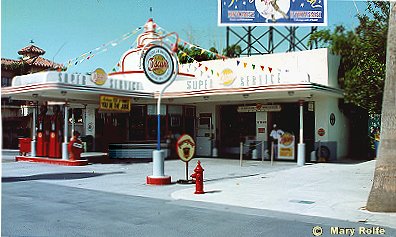 Oscar's Super Service Station